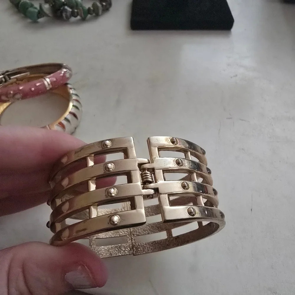 Vintage Style Enamel Gold Tone Bangle Bracelet Lot Floral Cage Textured 3pc Set